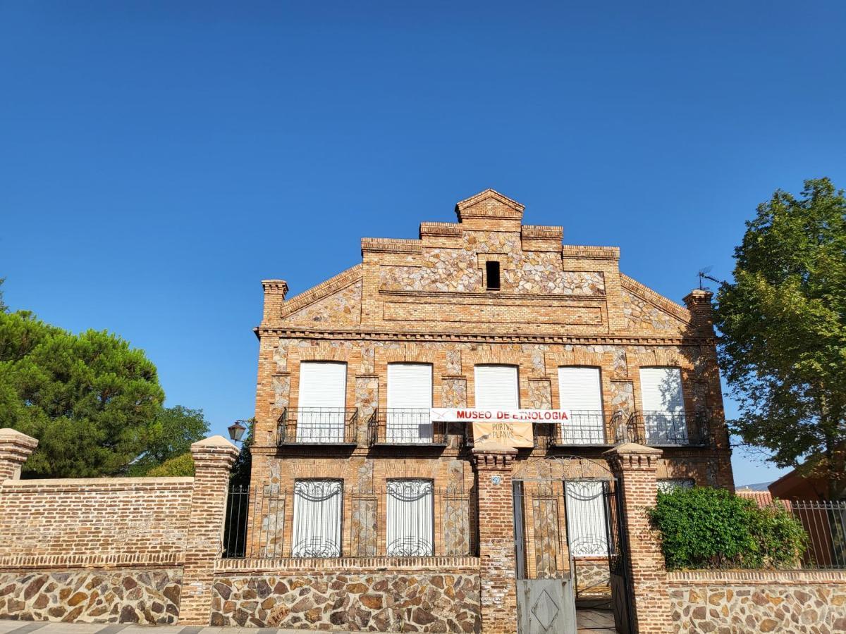 Casa Oasis Puertollano, Una Casa Rural En Puertollano, Agradable, Con Piscina En Zona Tranquila Ngoại thất bức ảnh