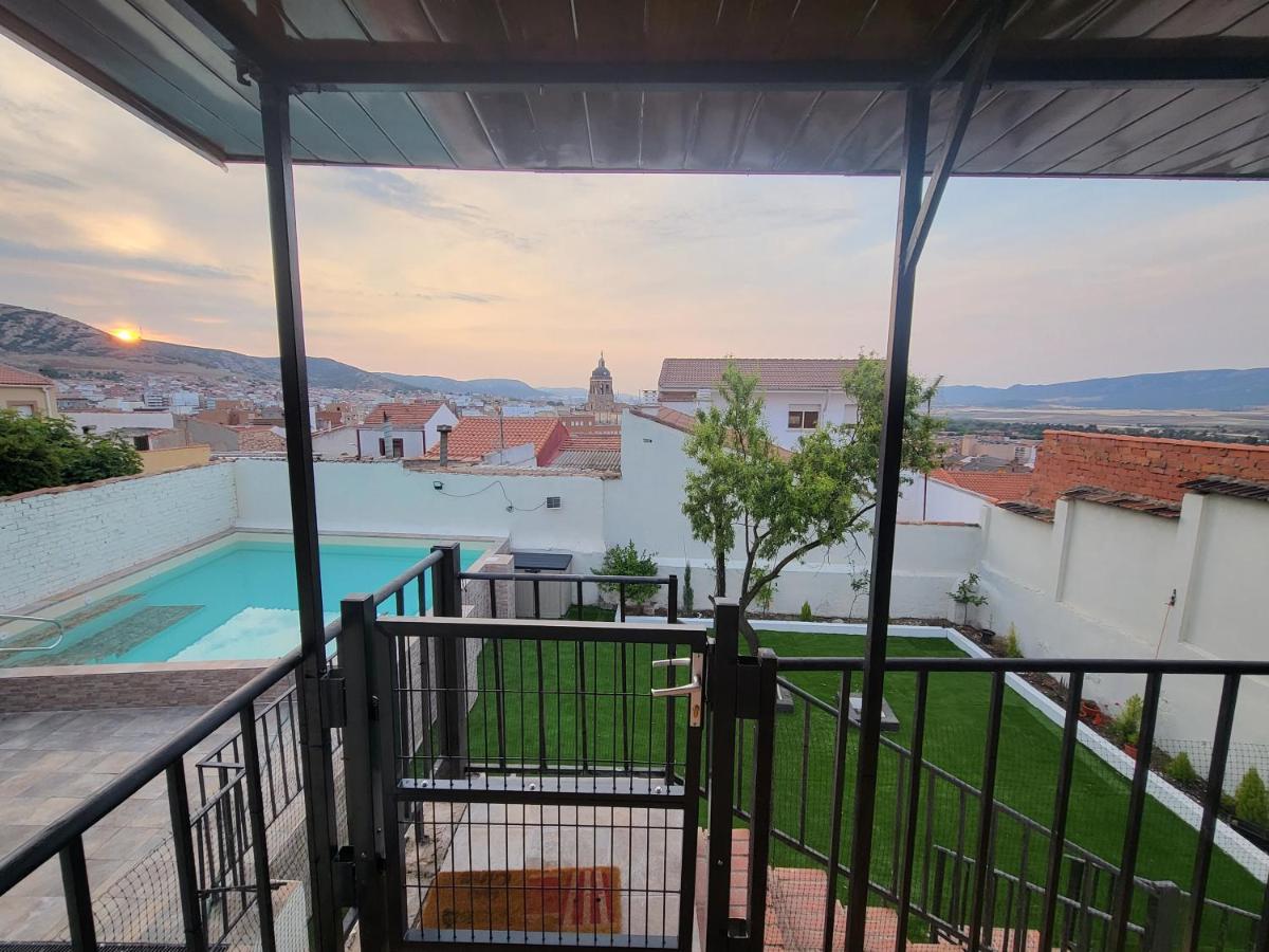Casa Oasis Puertollano, Una Casa Rural En Puertollano, Agradable, Con Piscina En Zona Tranquila Ngoại thất bức ảnh